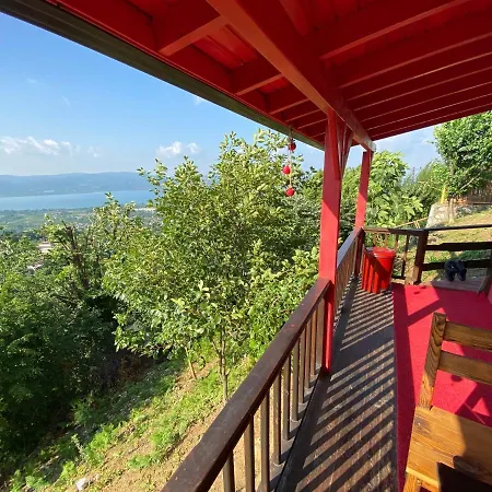 Jakuzili Hobbit House, Essiz Gol Manzarali Horská chata *