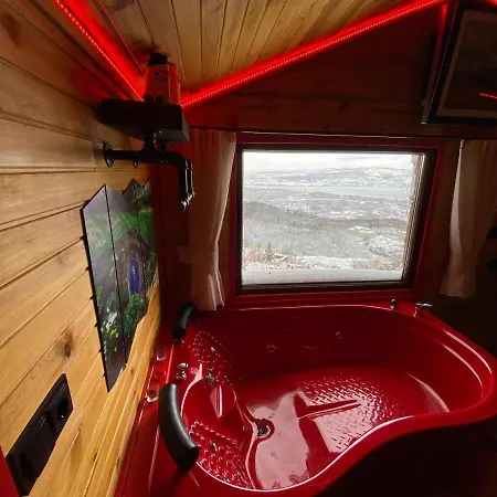 Jakuzili Hobbit House, Essiz Gol Manzarali *