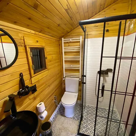 Jakuzili Hobbit House, Essiz Gol Manzarali Sapanca